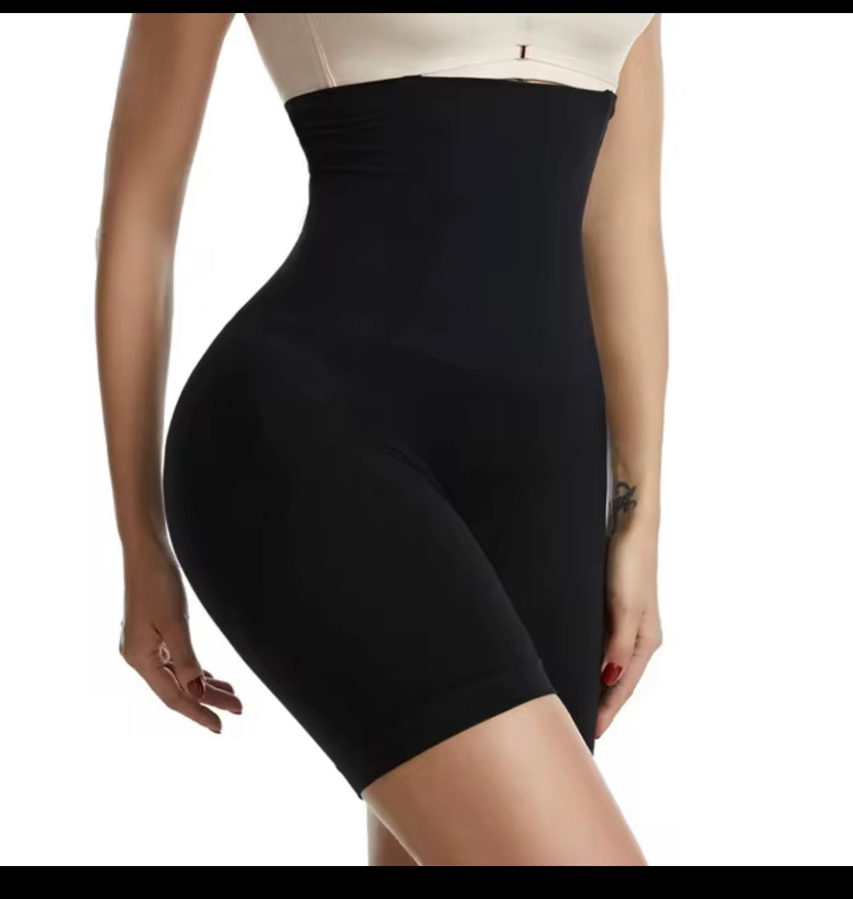 Short gainant sculptant taille haute – silhouette affinée
